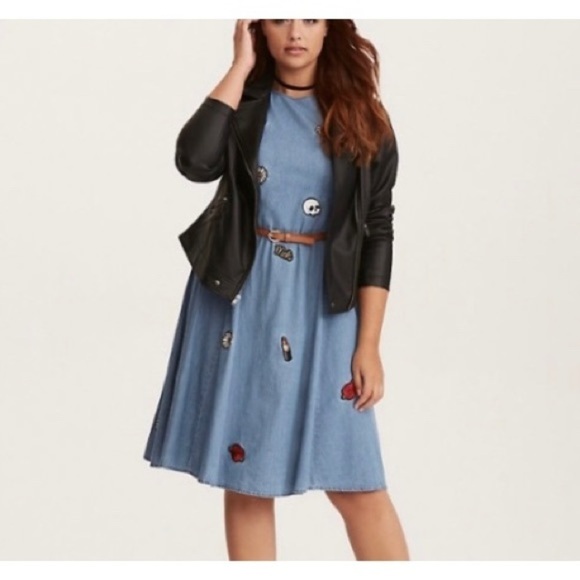 R037 Torrid Sleeveless Denim Patch Midi Dress - Picture 6 of 6